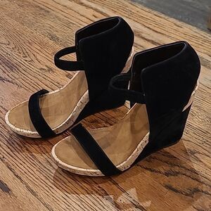 Liliana sz 8 high wedge black  velvet upper